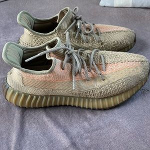 Yeezy 350 V2